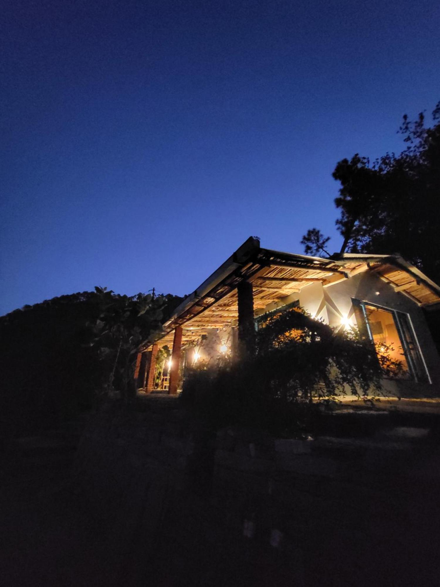 Zenoaks Homestay Almora Bagian luar foto